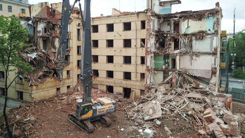 Мишустин призвал активно избавляться от непригодного жилья в России