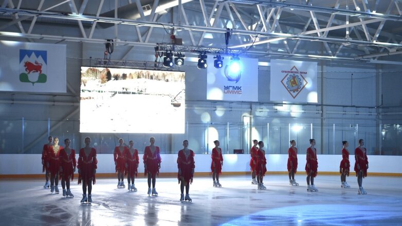 УГМК построила еще одну Ледовую арену на Урале