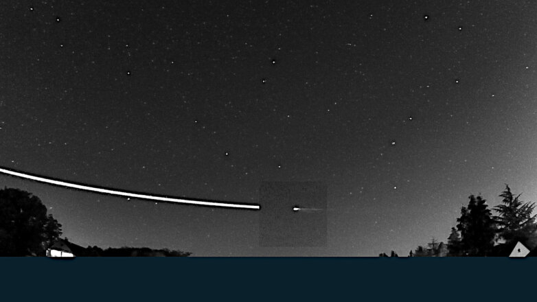 Метеороид столкнулся с атмосферой Земли и улетел в космос: видео