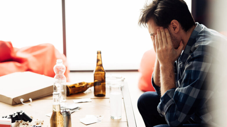 Нарколог назвал профессии, представители которых склонны к алкоголизму
