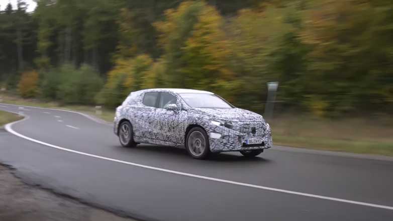 Тест управляемых задних колес кроссовера Mercedes EQS сняли на видео