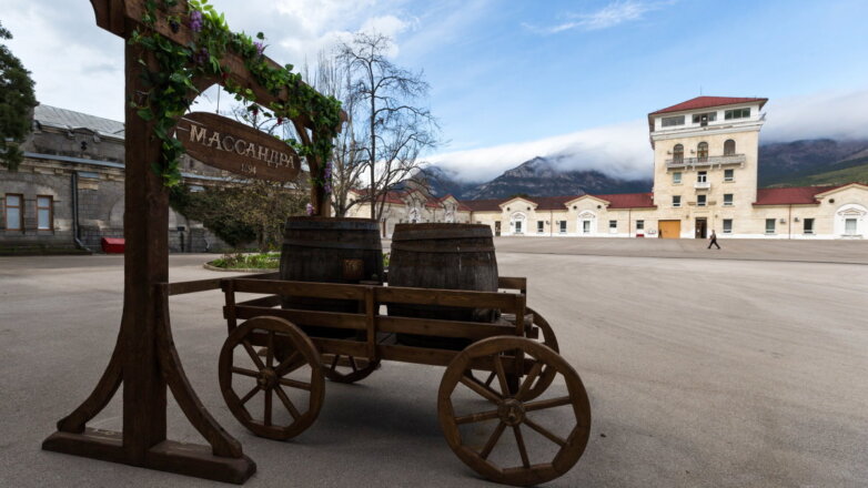 Власти Крыма выставили на аукцион винзавод «Массандра»