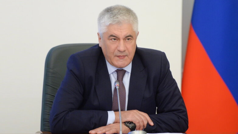 Колокольцев наградил школьника, который отнес в полицию найденную сумку с медалями