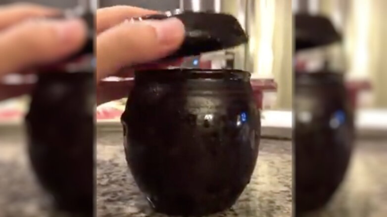 Мужчина съел блюдо 10-летней давности, оставленное покойной матерью