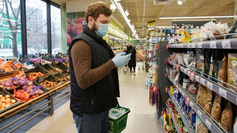 В ВОЗ оценили необходимость носить маски и перчатки в общественных местах