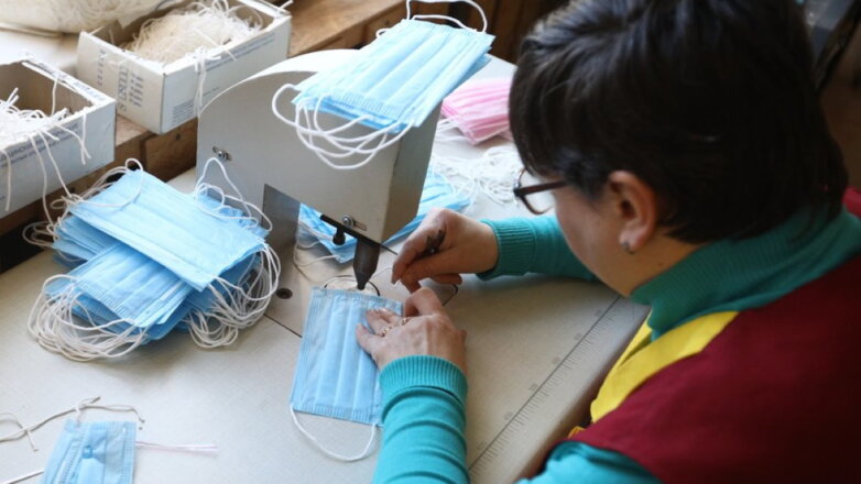 Названы причины для смены защитной маски от коронавируса