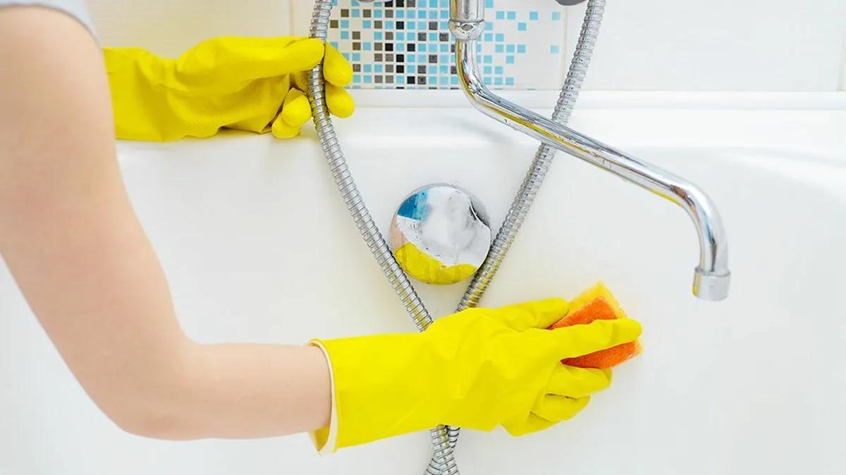 Раскрыты простые и эффективные способы очистки ванны от налета