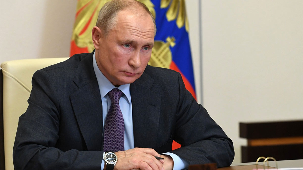 Путин пообещал создать условия для труда волонтеров в России