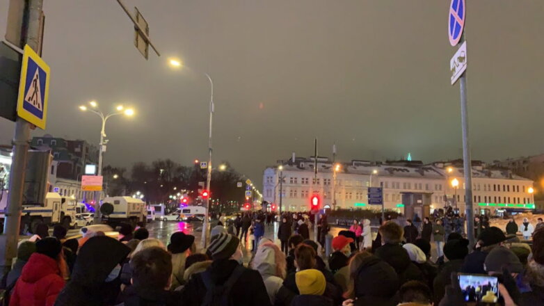 На незаконной акции в Москве задержали около 15 несовершеннолетних