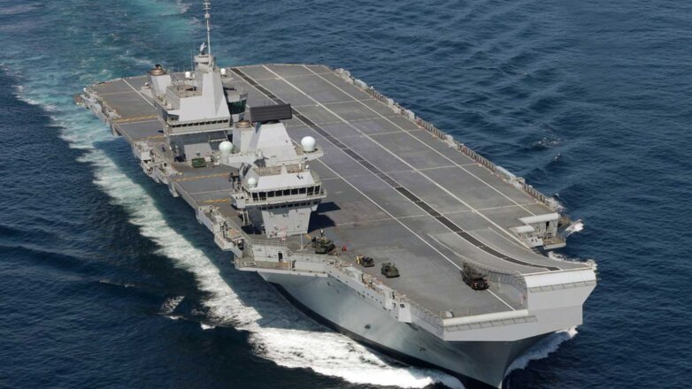 Крупнейший британский авианосец Queen Elizabeth не смог выйти на учения НАТО