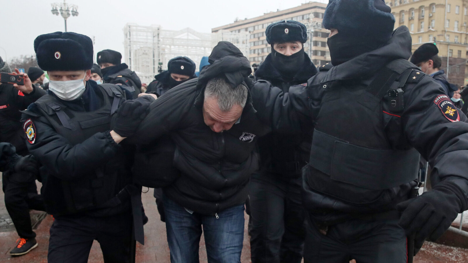 В Москве начались первые задержания на протестной акции