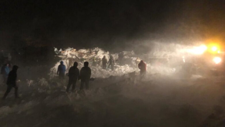 Из-под лавины в районе Норильска спасли подростка