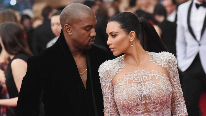 Кардашьян и Уэст обменялись подарками на Рождество после слухов о разводе