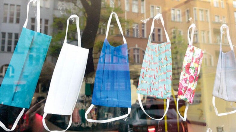 Врач объяснил, как лучше дезинфицировать многоразовые маски