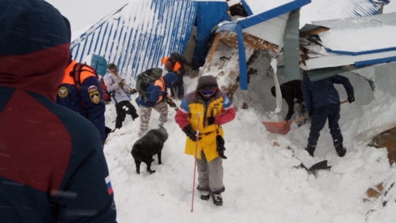 Названа возможная причина схода лавины в Домбае, где погиб человек