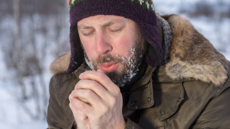 Россиянам рассказали, спасает ли алкоголь от обморожения
