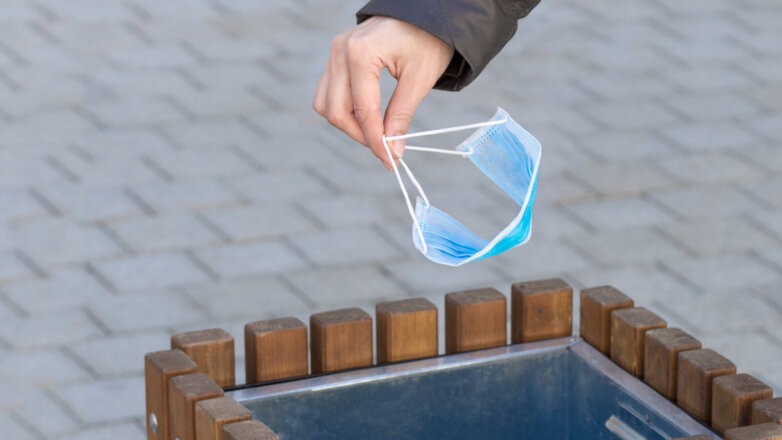 В России определились с условием для отказа от масок в 2021 году