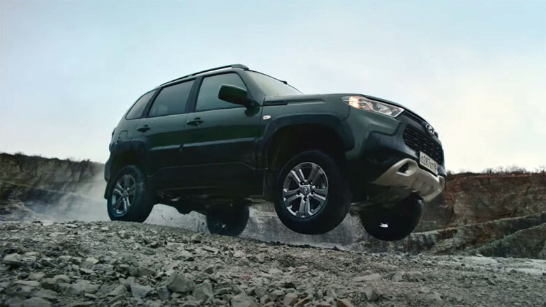 Новую "летающую" Niva Travel показали на видео