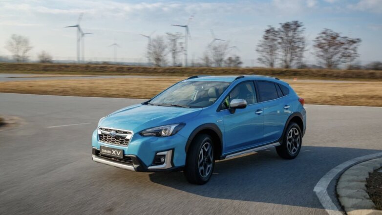 Названы сроки дебюта обновленного кроссовера Subaru XV в России