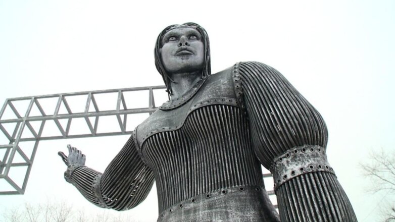 Скандальный памятник Аленке продали на онлайн-аукционе