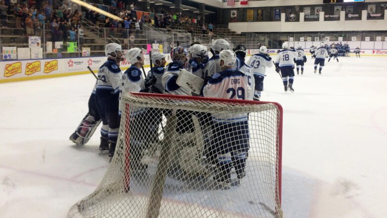 Хоккеисты Канады установили мировой рекорд по продолжительности матча