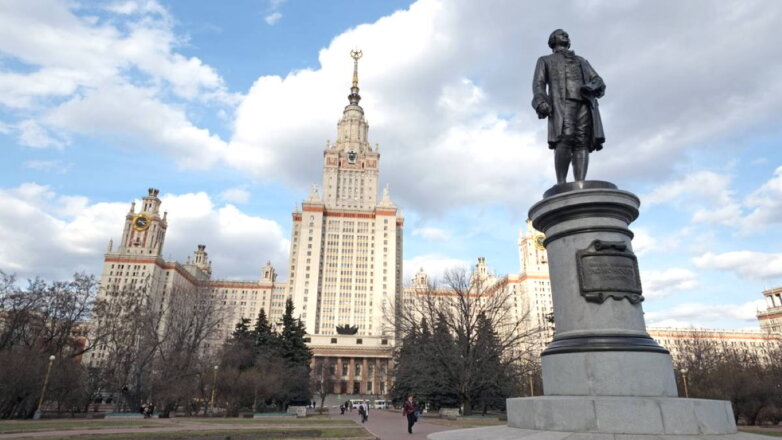 В РФ вступил в силу закон о просветительской деятельности