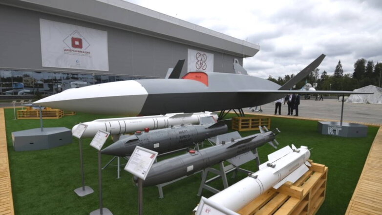 Новейший ударный БПЛА "Гром" будет управлять "Молниями"