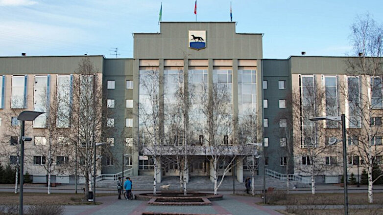 Неизвестные сообщили о минировании здания администрации в Сургуте