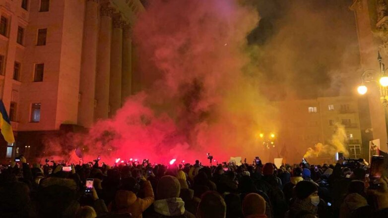 В беспорядках у офиса президента Украины обвинили Порошенко