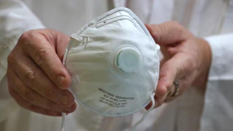 Производители масок попросили Генпрокуратуру проверить закупки некачественных респираторов