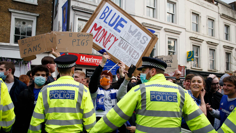 Схватка бульдогов под трибунами: почему провалился запуск футбольной Суперлиги