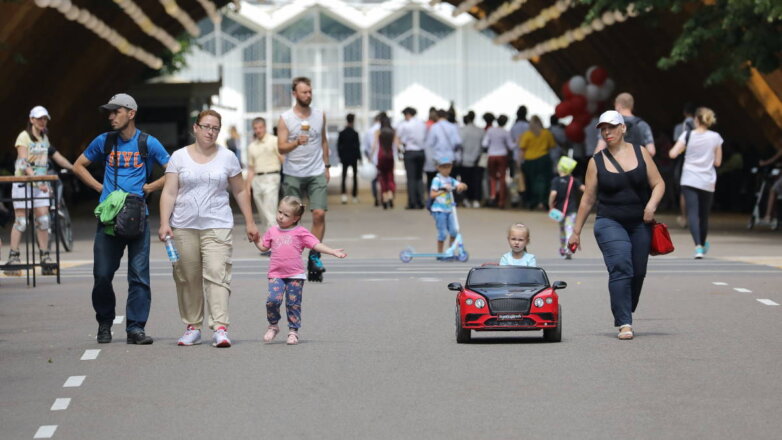 Резкое сокращение численности россиян объяснил Минтруд