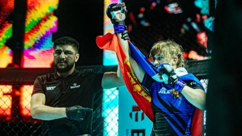 Женское ММА в России признано видом спорта