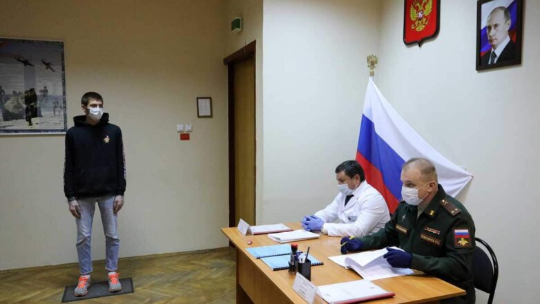 Призывников начнут отправлять к местам службы с 15 апреля