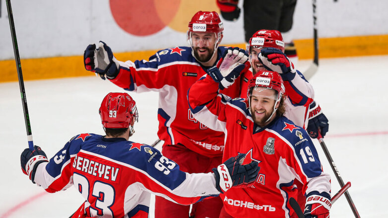 ЦСКА обыграл "Авангард" в финале КХЛ и повел в серии 2:1