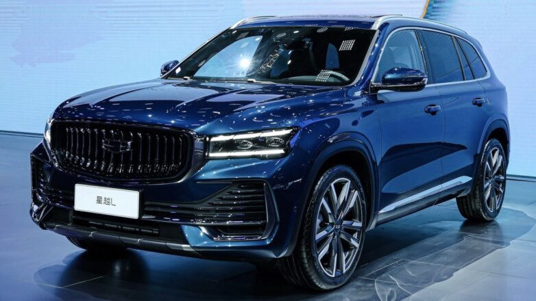 Умеет парковаться и находить хозяина: флагманский кроссовер Geely K11 появится в России