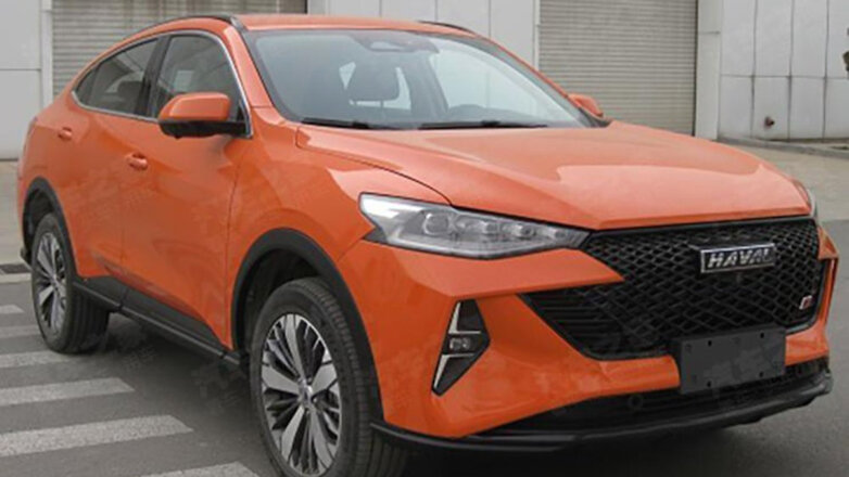Обновленный Haval F7x обзаведется "клыками": опубликованы первые фото