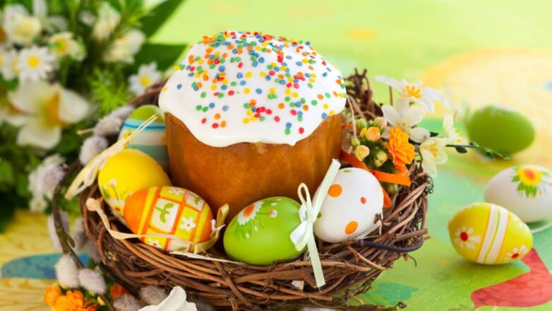 Главный диетолог Москвы перечислила безопасные для здоровья красители яиц