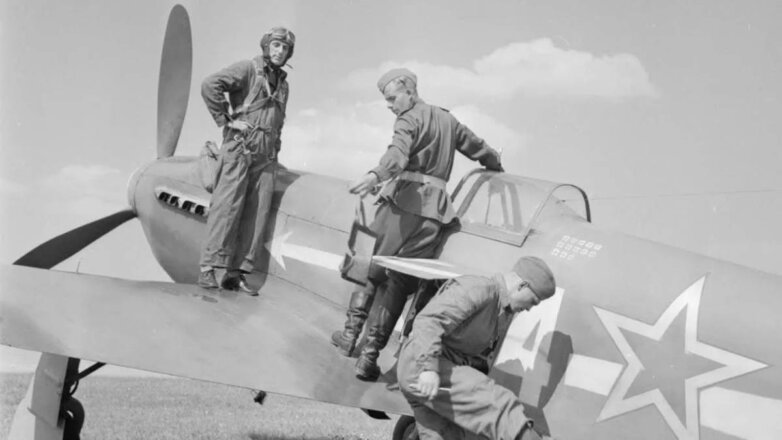 Опубликованы переговоры Сталина и Шарля де Голля