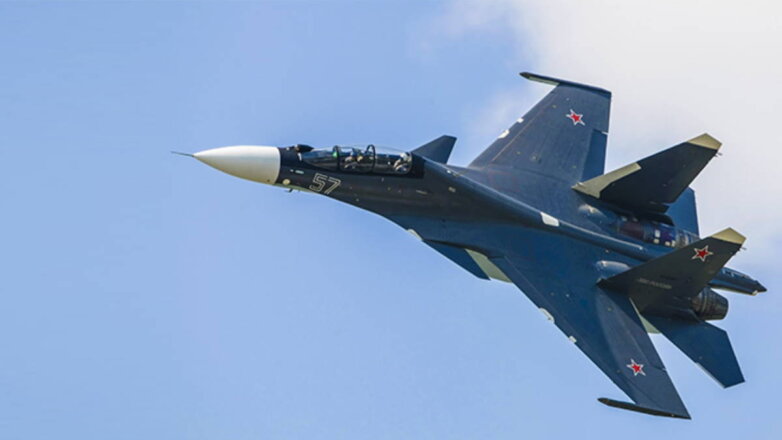 Военный самолет упал на жилой дом в Иркутске