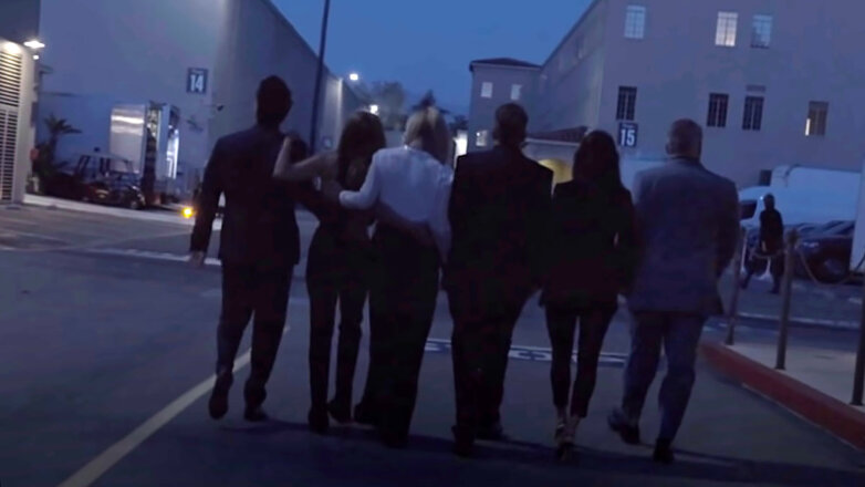 Актеры сериала "Друзья" воссоединились в новом шоу: видео