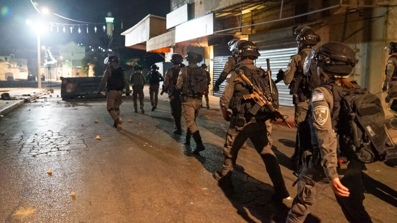 На Западном берегу неизвестные напали на израильских военных