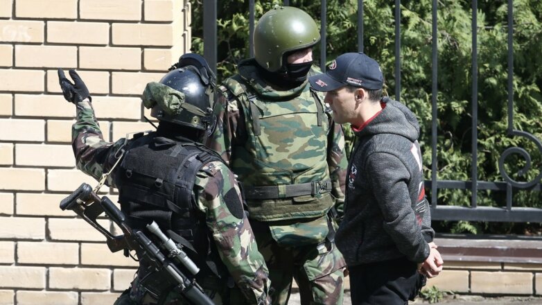 Причину появления фейков о пособнике стрелявшего в школе Казани объяснили власти