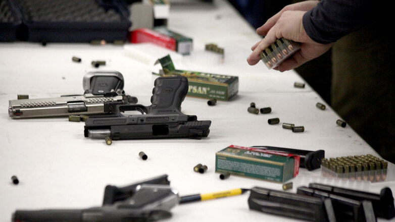 Штрафы за нарушения в сфере оборота оружия одобрили в Совете Федерации