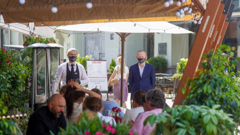 В Москве продлили посещение летних веранд без предъявления QR-кода