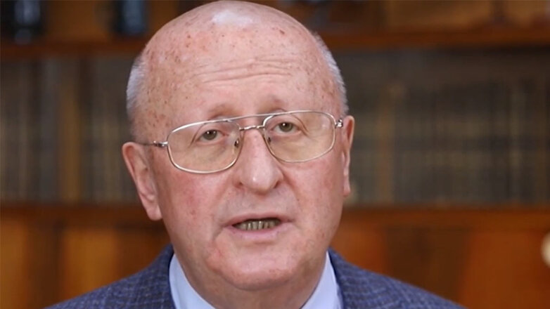 Гинцбург рассказал, когда разрешат применять онковакцину