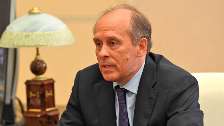 Негатив из-за COVID-19, ловля хакеров с США, терроризм. О чем говорил директор ФСБ