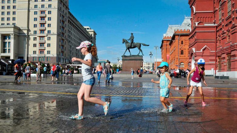 Жаркая погода без осадков сохранится в Москве 24 июня