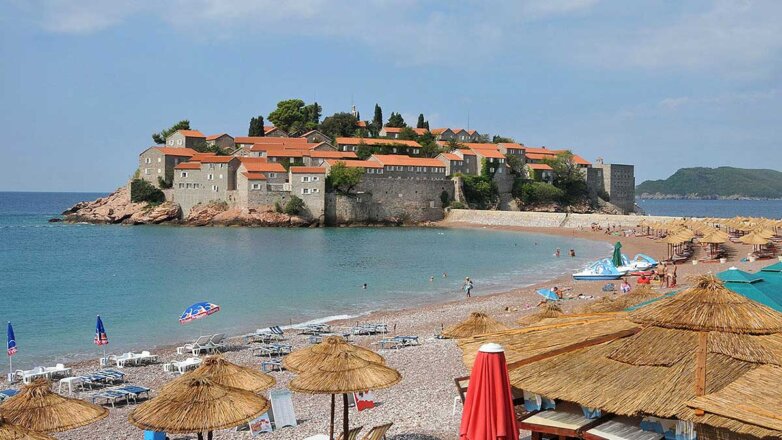 Черногория отменила все ограничения для туристов из России