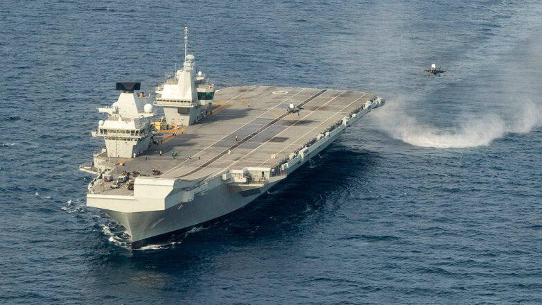 Британский авианосец впервые принял участие в атаке на террористов